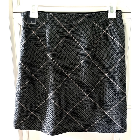 Abercrombie & Fitch Grey Pink Argyle Mini Pencil Skirt Small NWT - Picture 2 of 5